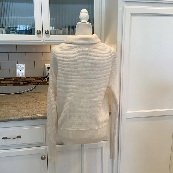 Banana Republic Cream Turtleneck Wool & Alpaca Blend Size Medium - Picture 4 of 8